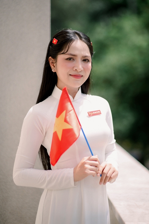 Nữ ca sĩ đầu tiên hát ca khúc đang gây sốt, hút 2 tỷ view: "Tôi biết ơn" - Ảnh 4. Nữ ca sĩ đầu tiên hát ca khúc đang gây sốt, hút 2 tỷ view: "Tôi biết ơn" - Ảnh 4.