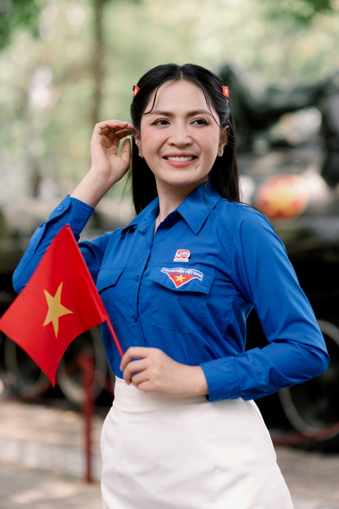 Nữ ca sĩ đầu tiên hát ca khúc đang gây sốt, hút 2 tỷ view: "Tôi biết ơn" - Ảnh 5. Nữ ca sĩ đầu tiên hát ca khúc đang gây sốt, hút 2 tỷ view: "Tôi biết ơn" - Ảnh 5.