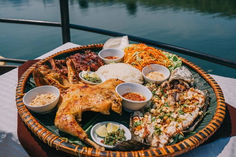 Việt Nam có 1 nơi được tạp chí Mỹ ca ngợi "đẹp nhất thế giới": Sở hữu "cung điện dưới lòng đất", cả triệu người đến check-in - Ảnh 10.