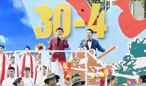 NSND Quốc Hưng hát mở màn tại Đại lễ 30/4, trước hàng vạn quân dân: "Cảm xúc vô cùng đặc biệt" - Ảnh 2. NSND Quốc Hưng hát mở màn tại Đại lễ 30/4, trước hàng vạn quân dân: "Cảm xúc vô cùng đặc biệt" - Ảnh 2.