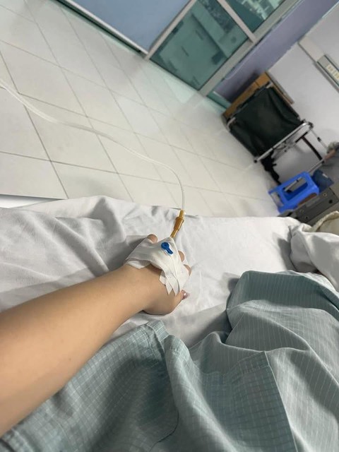 Công an xác minh vụ nữ sinh đi làm thêm bị đồng nghiệp hành hung nhập viện vì tranh cãi "tiền bo" ở Hà Nội - Ảnh 2. Công an xác minh vụ nữ sinh đi làm thêm bị đồng nghiệp hành hung nhập viện vì tranh cãi "tiền bo" ở Hà Nội - Ảnh 2.