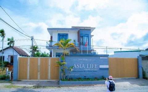 Đề nghị xử phạt hơn 224 triệu đồng công ty sản xuất kẹo Kera cho Quang Linh Vlogs và Hằng Du Mục - Ảnh 1. Đề nghị xử phạt hơn 224 triệu đồng công ty sản xuất kẹo Kera cho Quang Linh Vlogs và Hằng Du Mục - Ảnh 1.