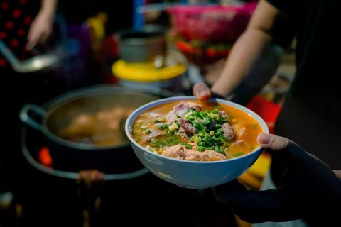 Không phải phở, bánh mì, món ăn 30 nghìn 1 bát này mới là hương vị Việt lọt top ngon nhất thế giới - Ảnh 5.