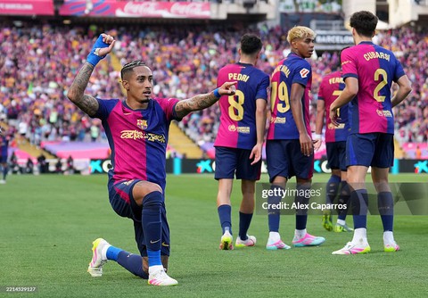 Ghi 3 bàn trong 14 phút, Barcelona nhấn chìm hi vọng của Real Madrid sau màn ngược dòng "kinh điển" - Ảnh 3. Ghi 3 bàn trong 14 phút, Barcelona nhấn chìm hi vọng của Real Madrid sau màn ngược dòng "kinh điển" - Ảnh 3.