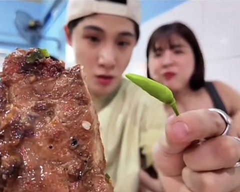 Khách Tây đổ mồ hôi, rơi nước mắt vì một loại quả “nhỏ mà có võ” ở Việt Nam - Ảnh 3. Khách Tây đổ mồ hôi, rơi nước mắt vì một loại quả “nhỏ mà có võ” ở Việt Nam - Ảnh 3.
