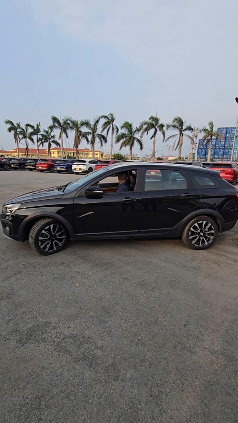 Xe Lada của Nga xếp đầy bãi, sắp bán cho người Việt: Giá rất rẻ, xe rất bền nhưng không dành cho số đông? - Ảnh 3.