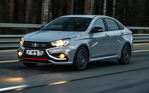 Xe Lada của Nga xếp đầy bãi, sắp bán cho người Việt: Giá rất rẻ, xe rất bền nhưng không dành cho số đông? - Ảnh 1.