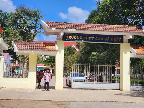 Vụ học sinh 12 xin nghỉ học tại Đắk Lắk: Sở GD - ĐT báo cáo tỉnh ủy - Ảnh 1. Vụ học sinh 12 xin nghỉ học tại Đắk Lắk: Sở GD - ĐT báo cáo tỉnh ủy - Ảnh 1.