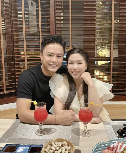 Nghệ sĩ sở hữu biệt thự 3 mặt tiền trung tâm Hà Nội: Scandal chấn động, hôn nhân vẫn viên mãn - Ảnh 1. Nghệ sĩ sở hữu biệt thự 3 mặt tiền trung tâm Hà Nội: Scandal chấn động, hôn nhân vẫn viên mãn - Ảnh 1.