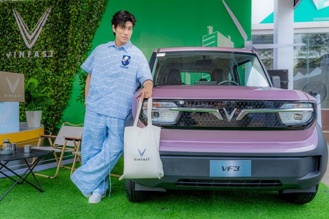 Chuỗi sự kiện “Phủ Xanh, Sống Chất”: Chủ xe xăng đổi sang xe điện sau 30 phút cầm lái VF 6 - Ảnh 4. Chuỗi sự kiện “Phủ Xanh, Sống Chất”: Chủ xe xăng đổi sang xe điện sau 30 phút cầm lái VF 6 - Ảnh 4.