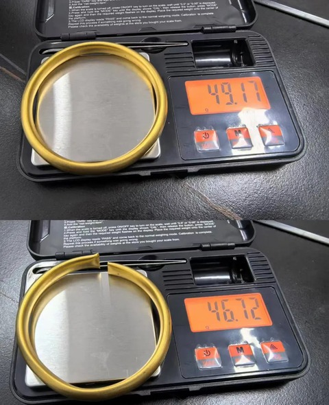 Vòng vàng chảy chất lỏng lạ và mất luôn 1.7 gram, chủ cửa hàng đáp trả bằng 1 câu khiến ai cũng phẫn nộ - Ảnh 1.