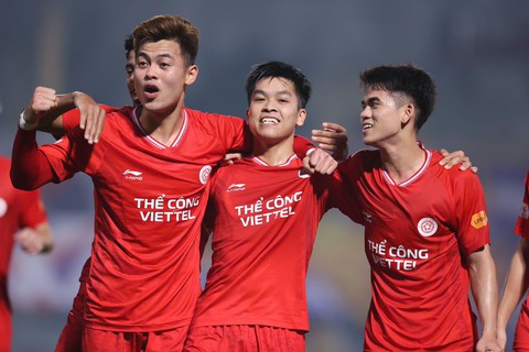 “Máy sản xuất chiến binh” trở lại ngoạn mục, giúp một việc lớn cho HLV Kim Sang-sik - Ảnh 3. “Máy sản xuất chiến binh” trở lại ngoạn mục, giúp một việc lớn cho HLV Kim Sang-sik - Ảnh 3.