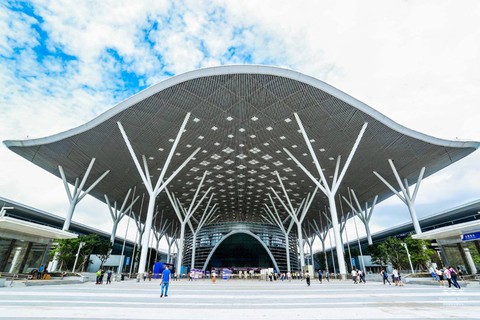 Tốn 10,5 tháng thi công siêu dự án top 10 thế giới ở Việt Nam: Xô đổ kỷ lục, bỏ xa Thâm Quyến, Thượng Hải - Ảnh 4. Tốn 10,5 tháng thi công siêu dự án top 10 thế giới ở Việt Nam: Xô đổ kỷ lục, bỏ xa Thâm Quyến, Thượng Hải - Ảnh 4.