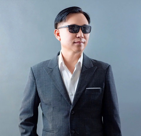 Nam nhạc sĩ vừa trả nợ cho danh hài nổi tiếng: "Ban đầu chỉ nghĩ giúp giải quyết chuyện nợ nần" - Ảnh 1. Nam nhạc sĩ vừa trả nợ cho danh hài nổi tiếng: "Ban đầu chỉ nghĩ giúp giải quyết chuyện nợ nần" - Ảnh 1.