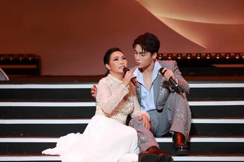 Ca khúc thay đổi cuộc đời nam ca sĩ điển trai quê Thái Bình, hàng triệu khán giả thích mê - Ảnh 4. Ca khúc thay đổi cuộc đời nam ca sĩ điển trai quê Thái Bình, hàng triệu khán giả thích mê - Ảnh 4.