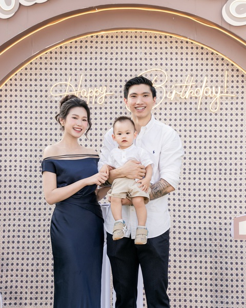 WAG thanh lịch Doãn Hải My và WAG thị phi Chu Thanh Huyền: Cuộc so kè không hồi kết phía sau sân cỏ- Ảnh 1. WAG thanh lịch Doãn Hải My và WAG thị phi Chu Thanh Huyền: Cuộc so kè không hồi kết phía sau sân cỏ- Ảnh 1.