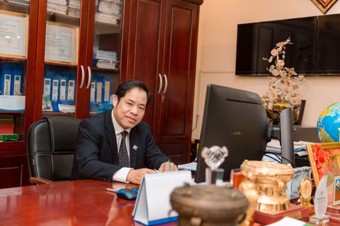 nộp đủ tiền mới cấp cứu bé trai bị tai nạn giao thông - Ảnh 1.