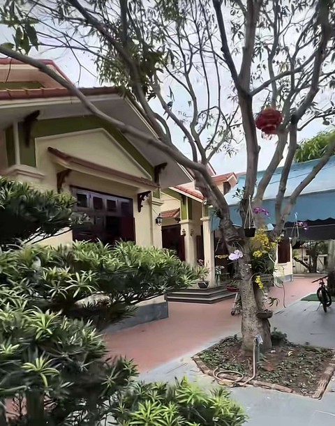 5 anh em chung sống hòa thuận trong 1 khu đất, xây 5 căn nhà giống hệt nhau ở Nam Định gây sốt MXH: Bí quyết nằm ở nhân vật đặc biệt này?- Ảnh 6. 5 anh em chung sống hòa thuận trong 1 khu đất, xây 5 căn nhà giống hệt nhau ở Nam Định gây sốt MXH: Bí quyết nằm ở nhân vật đặc biệt này?- Ảnh 6.