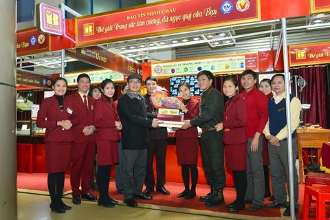 Người đàn ông đứng sau “đế chế vàng” lâu đời nhất Hà Nội đào tạo nhân viên chuẩn ‘con nhà lành’, nêu rõ quan điểm “đàn ông thông minh không lấy phụ nữ thành đạt” - Ảnh 1. Người đàn ông đứng sau “đế chế vàng” lâu đời nhất Hà Nội đào tạo nhân viên chuẩn ‘con nhà lành’, nêu rõ quan điểm “đàn ông thông minh không lấy phụ nữ thành đạt” - Ảnh 1.