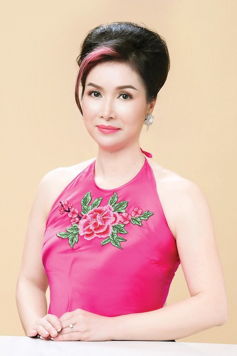 "Hoa hậu lùn nhất Việt Nam" rút lui khỏi showbiz hậu lấy chồng Tiến sĩ, biệt thự trải dài khắp cả nước - Ảnh 8. "Hoa hậu lùn nhất Việt Nam" rút lui khỏi showbiz hậu lấy chồng Tiến sĩ, biệt thự trải dài khắp cả nước - Ảnh 8.
