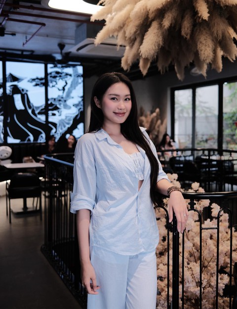 Bữa tiệc visual: Doãn Hải My khí chất "tiểu thư thành thị", đọ sắc 2 hot mom nhan sắc đỉnh nhất nhì làng bóng đá - Ảnh 3. Bữa tiệc visual: Doãn Hải My khí chất "tiểu thư thành thị", đọ sắc 2 hot mom nhan sắc đỉnh nhất nhì làng bóng đá - Ảnh 3.