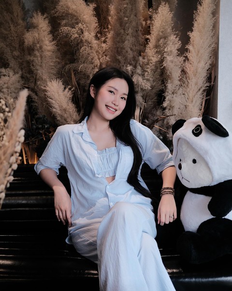 Bữa tiệc visual: Doãn Hải My khí chất "tiểu thư thành thị", đọ sắc 2 hot mom nhan sắc đỉnh nhất nhì làng bóng đá - Ảnh 7. Bữa tiệc visual: Doãn Hải My khí chất "tiểu thư thành thị", đọ sắc 2 hot mom nhan sắc đỉnh nhất nhì làng bóng đá - Ảnh 7.