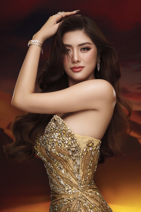 Thí sinh cao 1m80 của Miss Cosmo Việt Nam 2025 khoe body cực cháy - Ảnh 1. Thí sinh cao 1m80 của Miss Cosmo Việt Nam 2025 khoe body cực cháy - Ảnh 1.