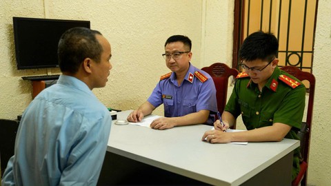 Vụ giết mổ, tiêu thụ lợn chết ở Hà Nội: Lời khai ám ảnh của Lê Văn Tươi và Dư Đình Hợi - Ảnh 2. Vụ giết mổ, tiêu thụ lợn chết ở Hà Nội: Lời khai ám ảnh của Lê Văn Tươi và Dư Đình Hợi - Ảnh 2.