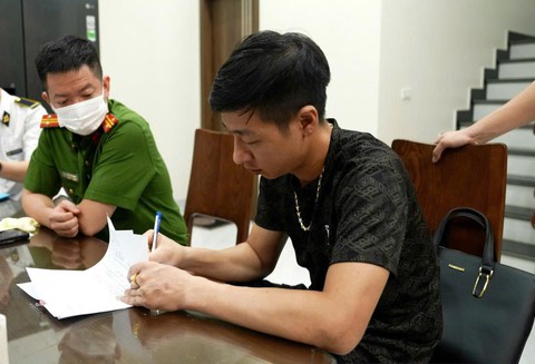 Vụ giết mổ, tiêu thụ lợn chết ở Hà Nội: Lời khai ám ảnh của Lê Văn Tươi và Dư Đình Hợi - Ảnh 1. Vụ giết mổ, tiêu thụ lợn chết ở Hà Nội: Lời khai ám ảnh của Lê Văn Tươi và Dư Đình Hợi - Ảnh 1.