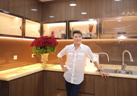 dam-vinh-hung-1-1755063802096-1755063802228871524076.jpg