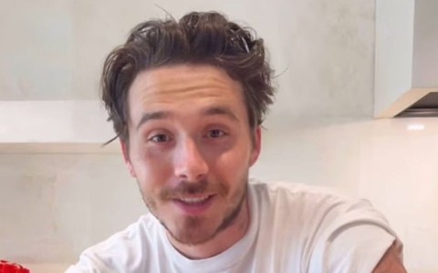 Brooklyn Beckham lại “đá xéo” David và Victoria, lộ rõ khoảng cách không  thể hàn gắn