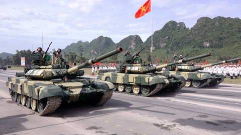 Dàn khí tài 'hùng dũng' tiến bước tại Tổng hợp luyện diễu binh lần 2: Tên lửa đạn đạo, pháo phản lực, UAV - Ảnh 4. Dàn khí tài 'hùng dũng' tiến bước tại Tổng hợp luyện diễu binh lần 2: Tên lửa đạn đạo, pháo phản lực, UAV - Ảnh 4.