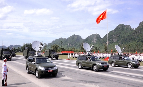 Dàn khí tài 'hùng dũng' tiến bước tại Tổng hợp luyện diễu binh lần 2: Tên lửa đạn đạo, pháo phản lực, UAV - Ảnh 16. Dàn khí tài 'hùng dũng' tiến bước tại Tổng hợp luyện diễu binh lần 2: Tên lửa đạn đạo, pháo phản lực, UAV - Ảnh 16.