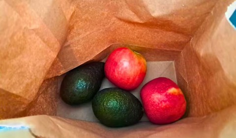 Cách làm bơ nhanh chín mà chẳng cần hóa chất: Chỉ sau 8 tiếng là ăn được!- Ảnh 1.