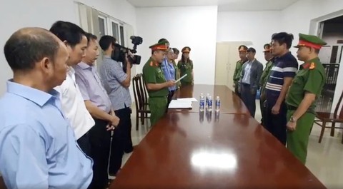 Bắt tạm giam 2 trưởng khoa Bệnh viện đa khoa vùng Tây Nguyên- Ảnh 1.