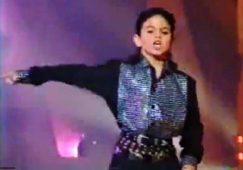 Michael Jackson lạm dụng bé trai 7tuổi trong 7 năm liền