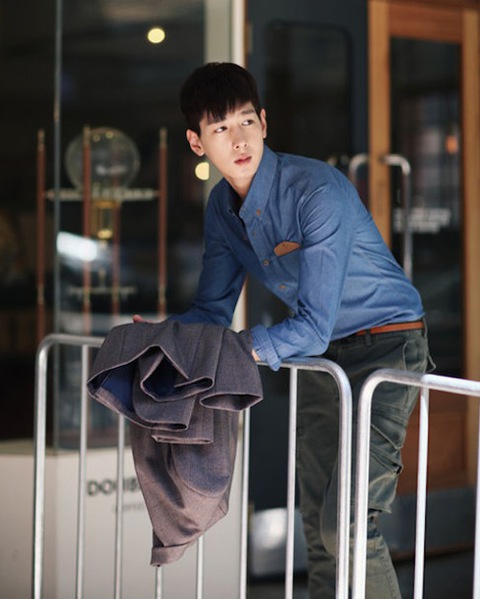 Lịch lãm cùng sơ mi denim 10 Lịch lãm cùng sơ mi denim 10