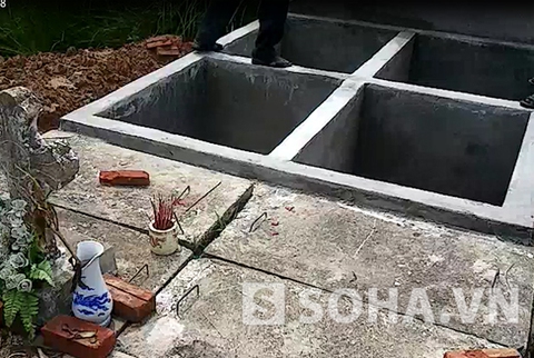 Xin được vài chục m2 đất trong nghĩa trang, nhóm đã thuê người và tự góp công xây một cái bể lớn, chia ra nhiều ngăn Xin được vài chục m2 đất trong nghĩa trang, nhóm đã thuê người và tự góp công xây một cái bể lớn, chia ra nhiều ngăn