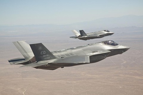 Tại sao phi công Mỹ 'kết' F-35 hơn F-22?