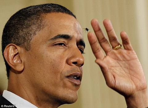Cách ông Obama xử lý những tình huống trớ trêu trước đám đông sẽ khiến bạn bật cười - Ảnh 1. Cách ông Obama xử lý những tình huống trớ trêu trước đám đông sẽ khiến bạn bật cười - Ảnh 1.