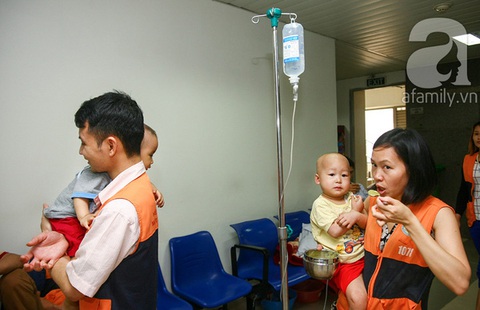 Rưng rưng nụ cười của những bệnh nhi ở nơi mà máu còn quý hơn cơm ăn áo mặc - Ảnh 12. Rưng rưng nụ cười của những bệnh nhi ở nơi mà máu còn quý hơn cơm ăn áo mặc - Ảnh 12.