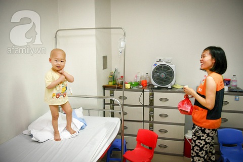 Rưng rưng nụ cười của những bệnh nhi ở nơi mà máu còn quý hơn cơm ăn áo mặc - Ảnh 13. Rưng rưng nụ cười của những bệnh nhi ở nơi mà máu còn quý hơn cơm ăn áo mặc - Ảnh 13.