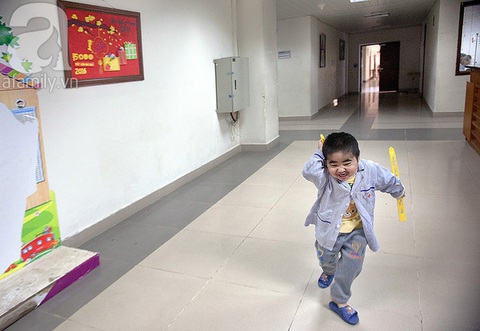 Rưng rưng nụ cười của những bệnh nhi ở nơi mà máu còn quý hơn cơm ăn áo mặc - Ảnh 19. Rưng rưng nụ cười của những bệnh nhi ở nơi mà máu còn quý hơn cơm ăn áo mặc - Ảnh 19.