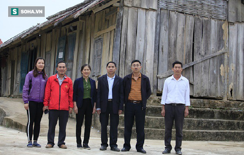Thầy giáo cắm bản 22 năm ước mong xã hội chung tay “cứu” phòng học sắp sập - Ảnh 7. Thầy giáo cắm bản 22 năm ước mong xã hội chung tay “cứu” phòng học sắp sập - Ảnh 7.