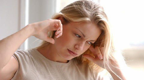 Khi bị nước vào tai gây ù: Đây là cách xử lý tốt nhất để tránh nguy cơ mắc bệnh viêm nhiễm tai phiền phức - Ảnh 1. Khi bị nước vào tai gây ù: Đây là cách xử lý tốt nhất để tránh nguy cơ mắc bệnh viêm nhiễm tai phiền phức - Ảnh 1.