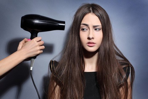 Khi bị nước vào tai gây ù: Đây là cách xử lý tốt nhất để tránh nguy cơ mắc bệnh viêm nhiễm tai phiền phức - Ảnh 3. Khi bị nước vào tai gây ù: Đây là cách xử lý tốt nhất để tránh nguy cơ mắc bệnh viêm nhiễm tai phiền phức - Ảnh 3.