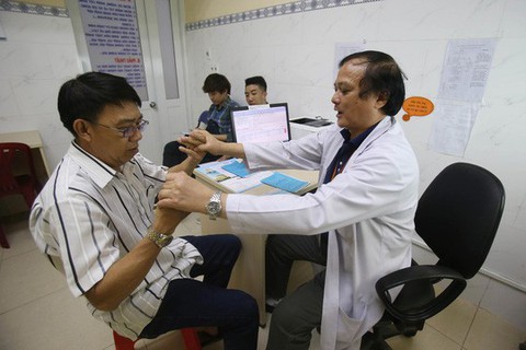 Thương cha mẹ bằng của ngon, vật lạ: Coi chừng! - Ảnh 1. Thương cha mẹ bằng của ngon, vật lạ: Coi chừng! - Ảnh 1.