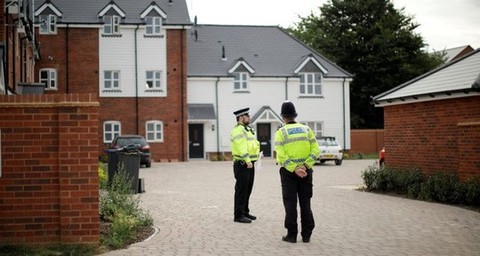 Thêm người nhiễm chất độc Novichok gần nơi cựu điệp viên Nga bị đầu độc ở Anh - Ảnh 2. Thêm người nhiễm chất độc Novichok gần nơi cựu điệp viên Nga bị đầu độc ở Anh - Ảnh 2.