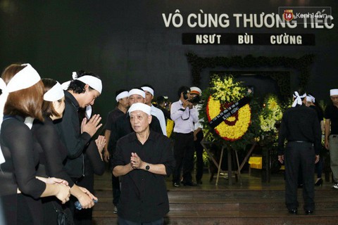 Thị Nở Đức Lưu và loạt nghệ sĩ Việt rơi nước mắt tiễn biệt Chí Phèo Bùi Cường - Ảnh 1. Thị Nở Đức Lưu và loạt nghệ sĩ Việt rơi nước mắt tiễn biệt Chí Phèo Bùi Cường - Ảnh 1.