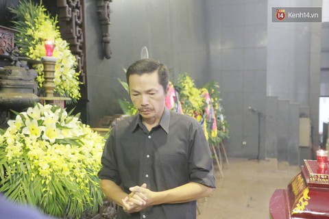 Thị Nở Đức Lưu và loạt nghệ sĩ Việt rơi nước mắt tiễn biệt Chí Phèo Bùi Cường - Ảnh 9. Thị Nở Đức Lưu và loạt nghệ sĩ Việt rơi nước mắt tiễn biệt Chí Phèo Bùi Cường - Ảnh 9.